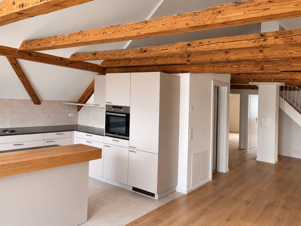 Charmante 4-Zimmer-Maisonette-Wohnung in Sins 7