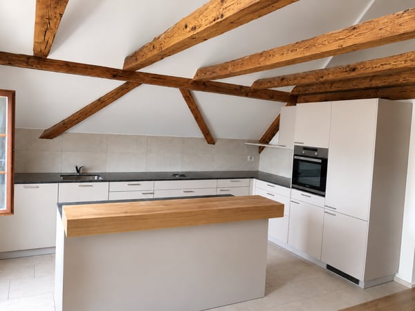 Charmante 4-Zimmer-Maisonette-Wohnung in Sins 5