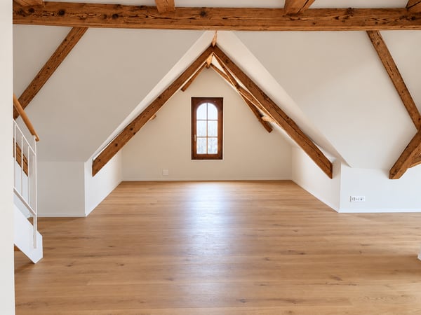 Charmante 4-Zimmer-Maisonette-Wohnung in Sins 11