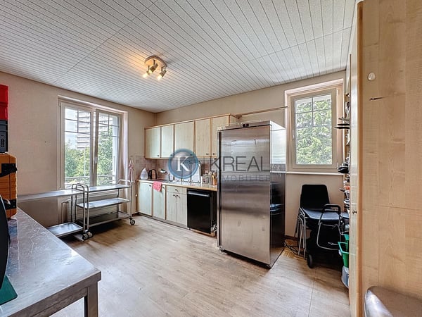 390 m² de charme et de potentiel avec jardin privatif à Lausanne 6