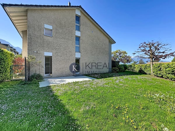 Cadre idéal à Villeneuve ? Superbe villa de 6.5 Pièces avec vue sur le lac 3