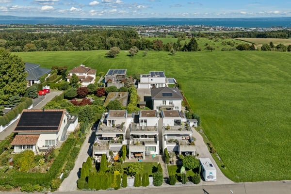 Familienglück mit Seesicht - Modernes 5.5-Zimmer-Haus mit Seesicht in Freidorf