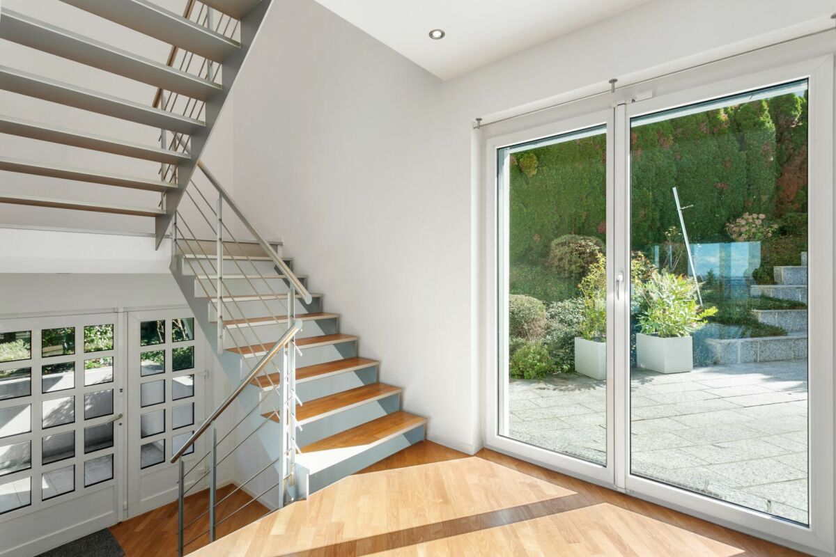 Villa with stunning lake view and outdoor pool