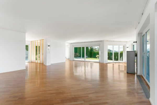 Villa mit traumhafter Seesicht und Aussenpool 9