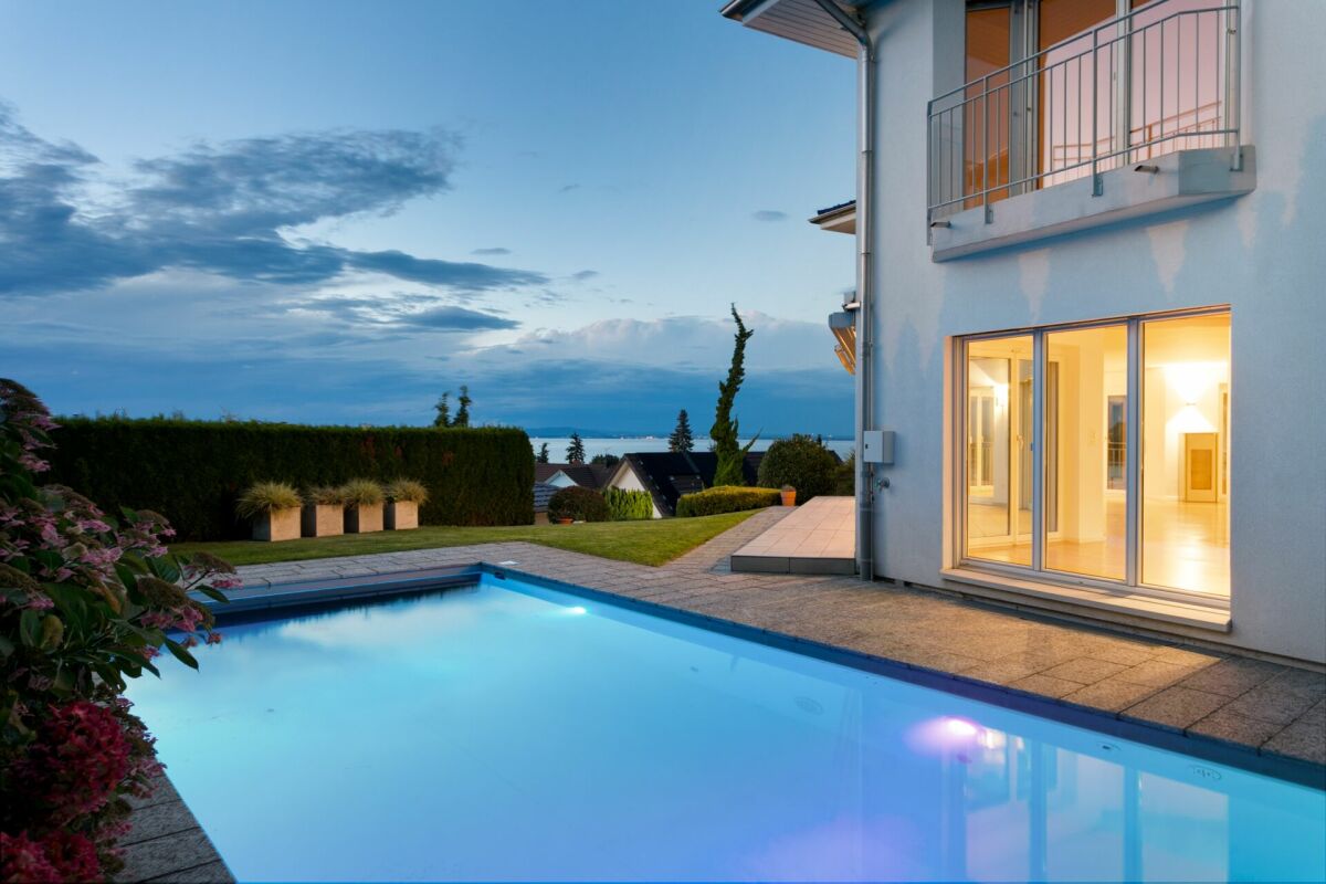 Villa with stunning lake view and outdoor pool
