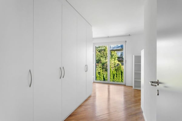 Villa mit traumhafter Seesicht und Aussenpool 24