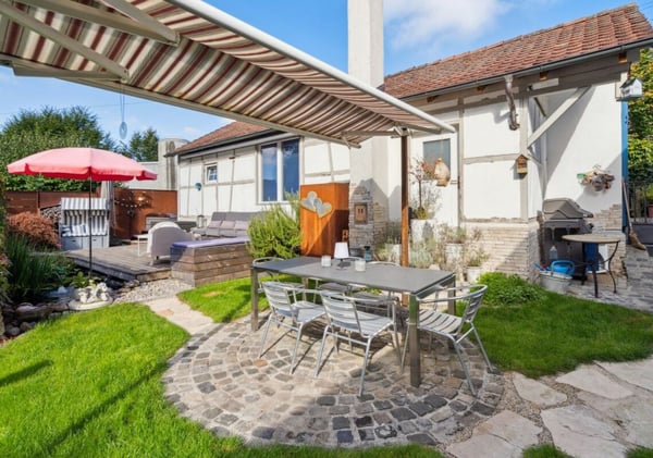 Einfamilienhaus mit Einliegerwohnung und Studio: Ideal für Eigennutzung, Kapitalanlage oder beides 22