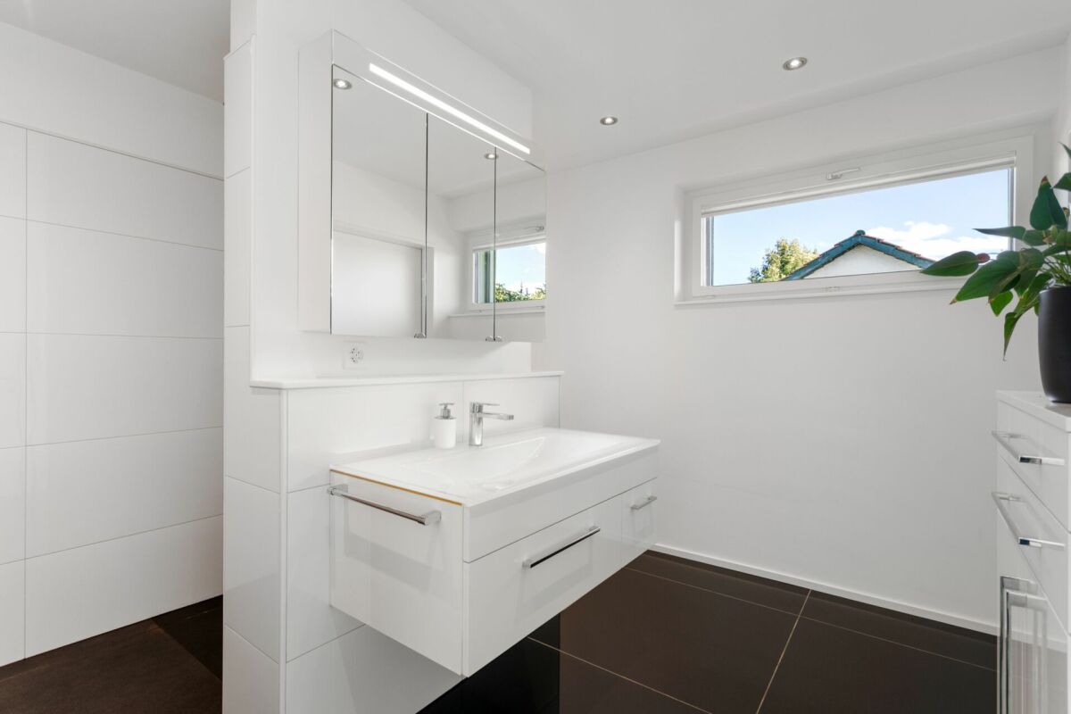 Moderne Luxusvilla mit grosser Tiefgarage