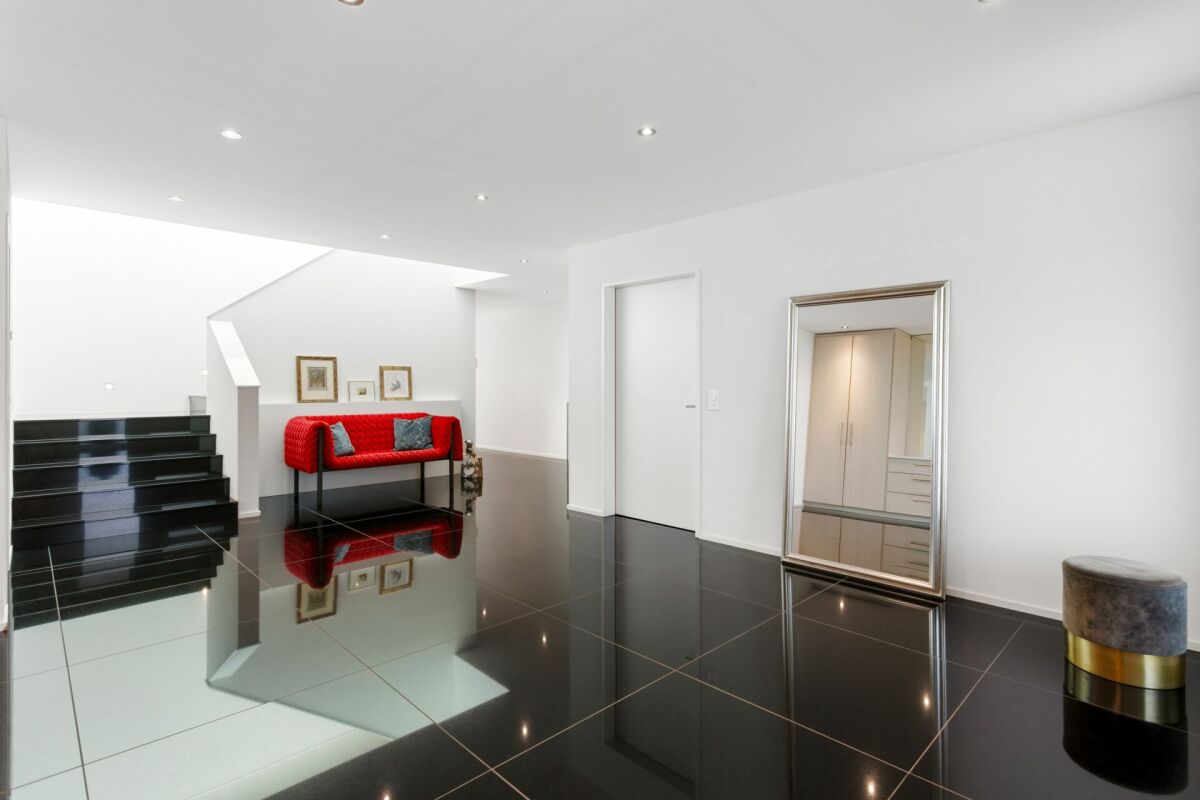 Moderne Luxusvilla mit grosser Tiefgarage