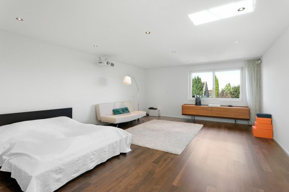 Moderne Luxusvilla mit grosser Tiefgarage