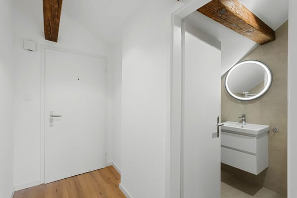 2.5-Zi. Designerwohnung mit Kücheninsel 9