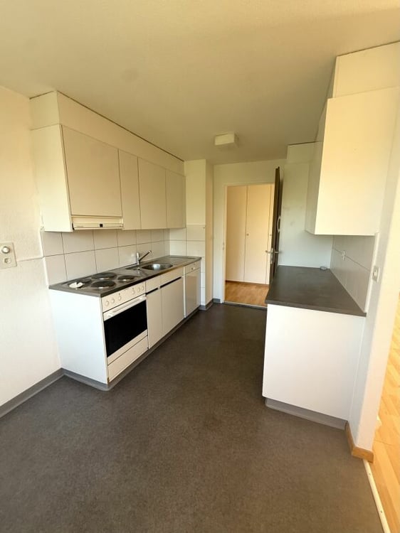 Grosszügige 5.5-Zimmerwohnung an zentraler Lage 11