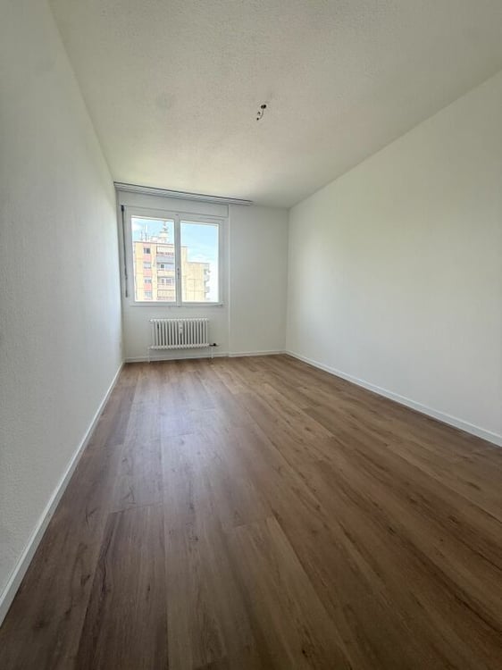 Teilrenovierte 4.5-Zimmerwohnung mit attraktivem Grundriss 4