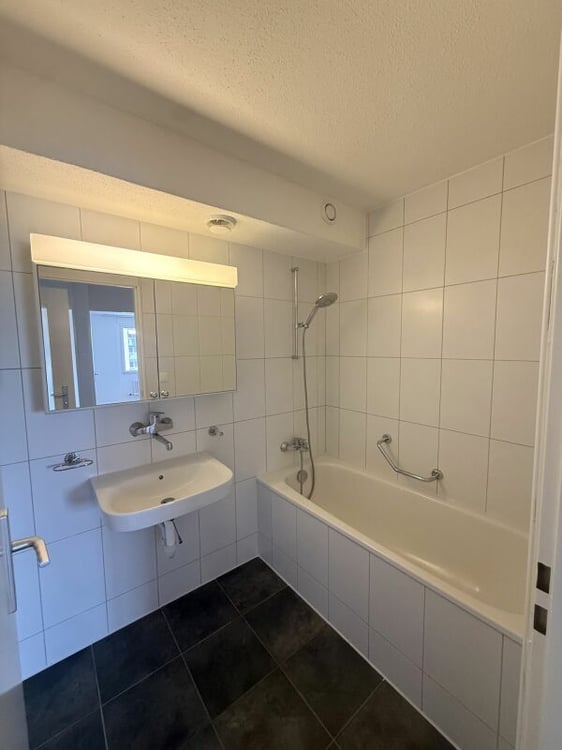 Teilrenovierte 4.5-Zimmerwohnung mit attraktivem Grundriss 8