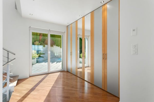Villa mit traumhafter Seesicht und Aussenpool 14
