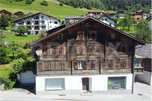4 Zimmerwohnung und separate Parzelle mit 3 Parkplätzen 9
