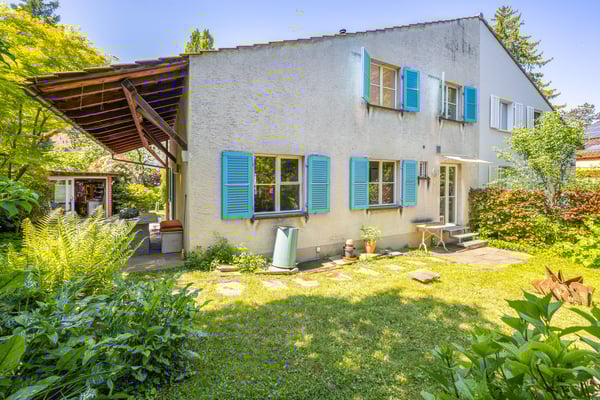 Sonniger Rückzugsort mit schönem Garten 13