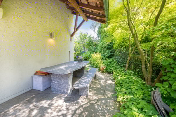 Sonniger Rückzugsort mit schönem Garten 12