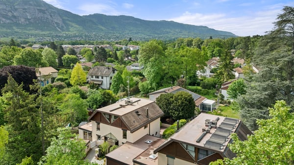Maison jumelée familiale de charme avec jardin dans un cadre paisible 3