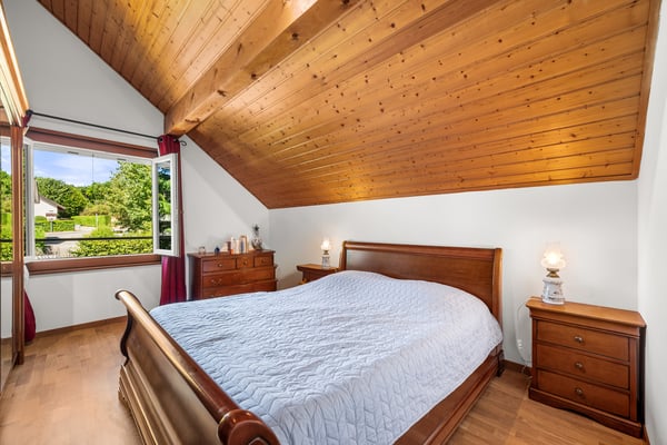 Maison familiale avec jardin dans un cadre paisible et verdoyant 12