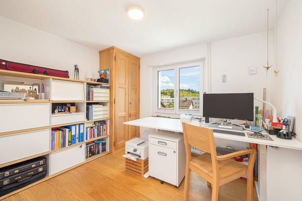 Exklusives Einfamilienhaus mit Pool und Garten 7