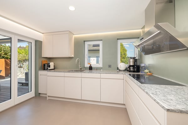 Exklusives Einfamilienhaus mit Pool und Garten 6