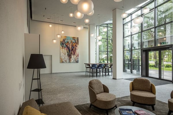 Moderne Büroräume im Gewerbegebäude Freienbach 2