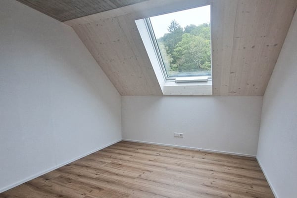 Moderne und helle 1.5 Zimmer-Dachwohnung mit Galerie 13