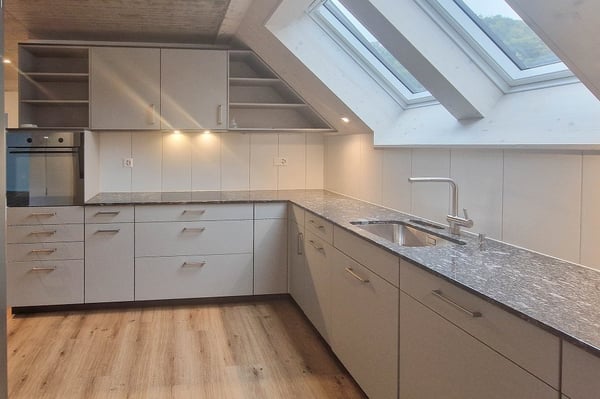 Moderne und helle 1.5 Zimmer-Dachwohnung mit Galerie 2