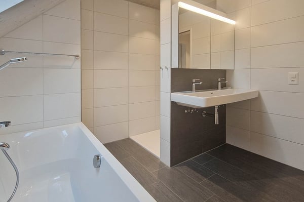 Moderne und helle 1.5 Zimmer-Dachwohnung mit Galerie 11