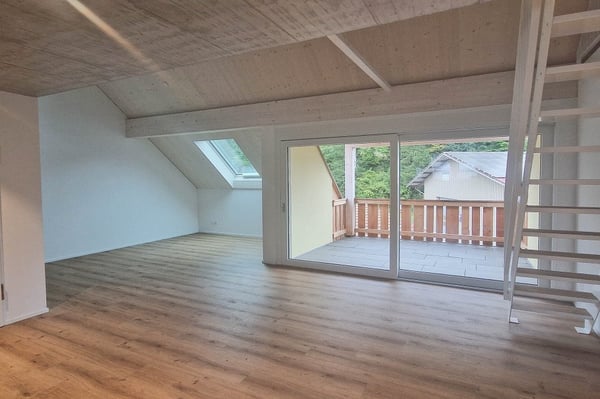 Moderne und helle 1.5 Zimmer-Dachwohnung mit Galerie 3