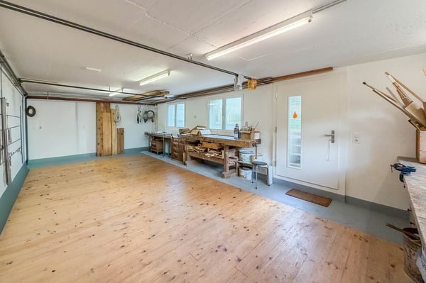 Einfamilienhaus mit Einliegerwohnung und grosser Gartenanlage 3