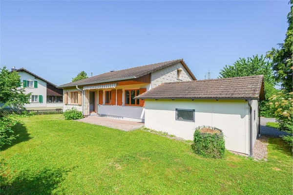 Bungalow-Haus mit Gartenidylle! Freistehendes 5 Zimmer-Einfamilienhaus 3