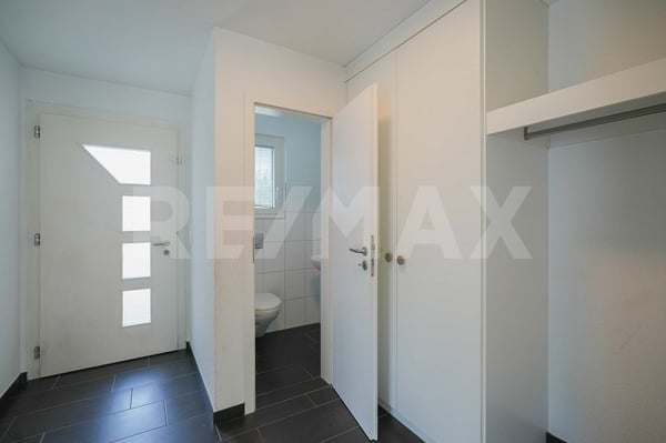 Grosszügiges 5.5 Zimmer-Doppel-Einfamilienhaus 8