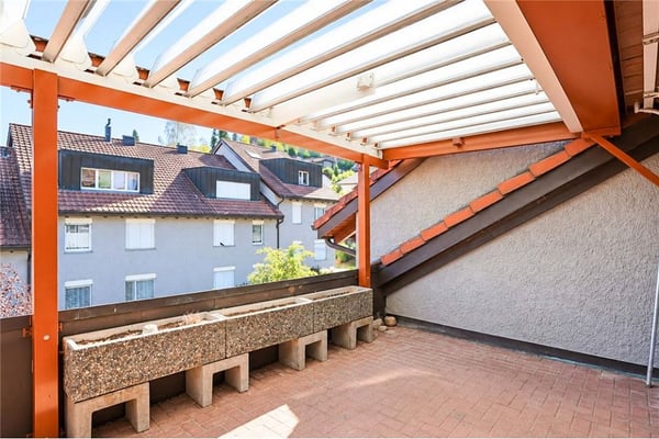 Fast wie im Einfamilienhaus: Gut unterhaltene 4.5-Zimmer-Maisonettewohnung 9