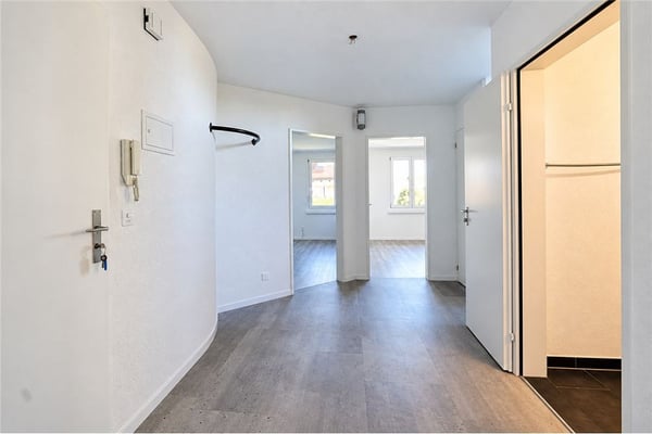Fast wie im Einfamilienhaus: Gut unterhaltene 4.5-Zimmer-Maisonettewohnung 10