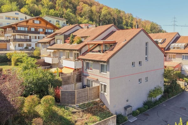 Fast wie im Einfamilienhaus: Gut unterhaltene 4.5-Zimmer-Maisonettewohnung 1