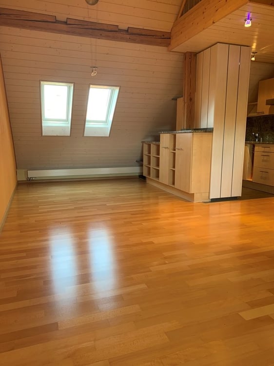 Dachwohnung an zentraler Lage! 3