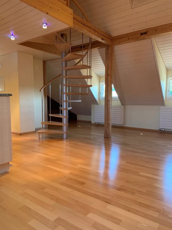 Dachwohnung an zentraler Lage! 1