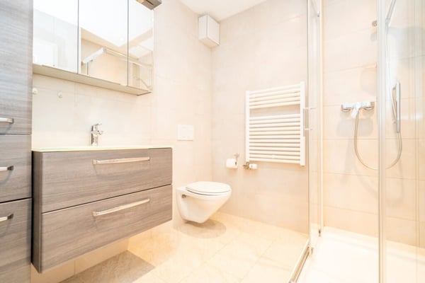 Grosszügige 5.5-Zimmer-Wohnung im 2. Stock 2