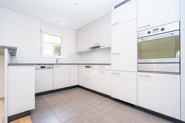 moderne 4.5-Zimmer-Wohnung mit attraktiver Terrasse in Herzogenbuchsee 3