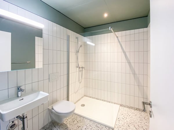 Über den Wolken - Moderne 1.5-Zimmer-Wohnung im 13.OG! 3