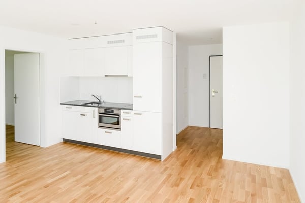 Moderne helle Wohnung mit Gartensitzplatz 4