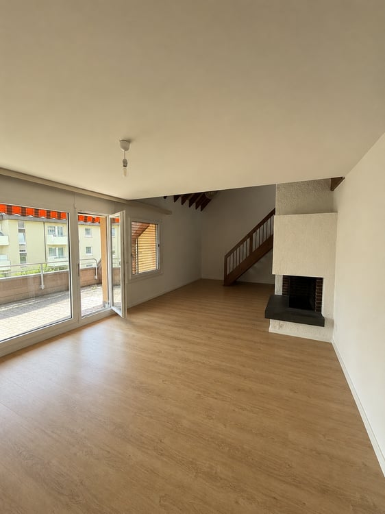 Charmante 3.5-Zimmer-Maisonettewohnung in Dietlikon 2