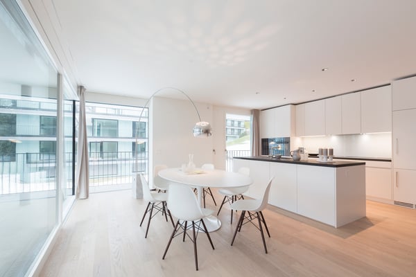 *Exklusive 5.5-Zimmer-Gartenwohnung im Hamberger Park* 3