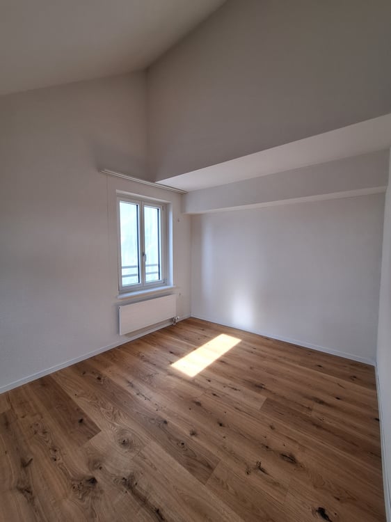 5.5-Zimmer-Maisonette mit sonnigem Balkon und Weitsicht 4