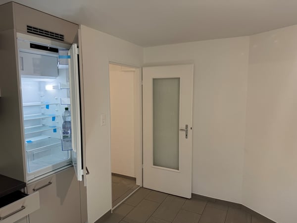 Frische Teil-renovierte 2. Zimmerwohnung in Herzen von Eglisau 6