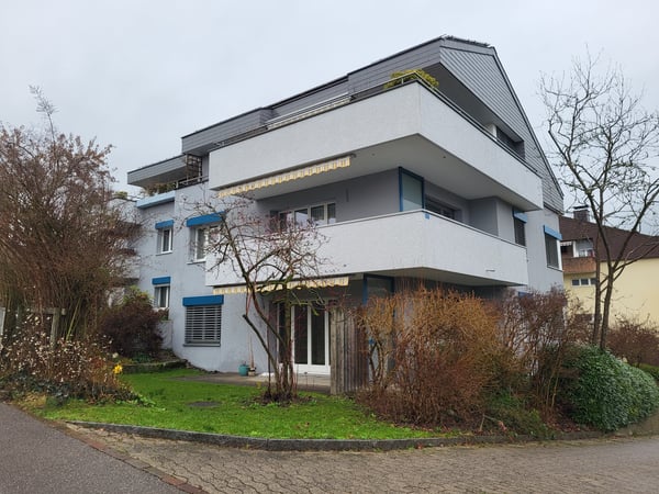Charmante 3 Zimmerwohnung mit Wintergarten und grossem Balkon 1