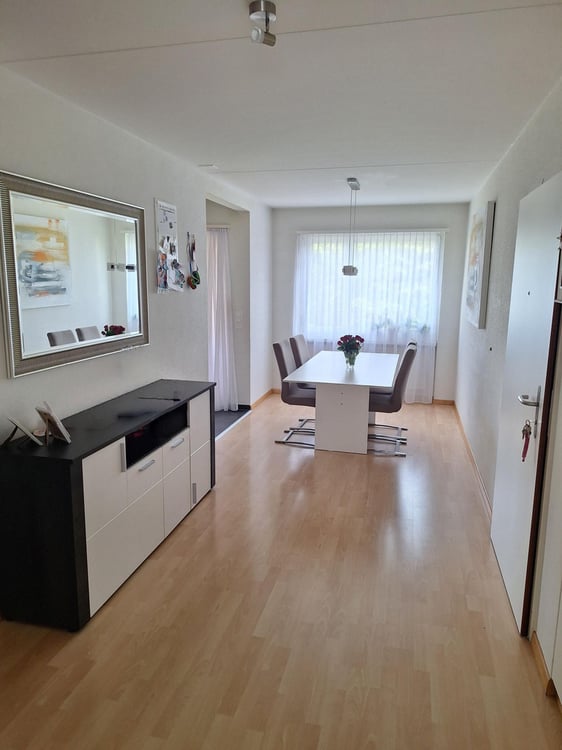 Grosszügige 4.5-Zimmerwohnung im Zentrum von Dietlikon 3