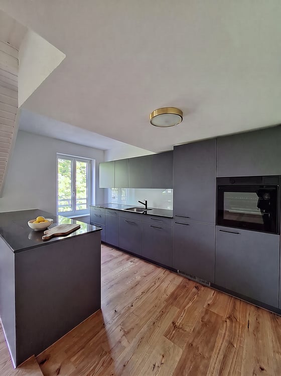 4.5-Zimmer-Maisonette mit sonnigem Balkon und Weitsicht 3